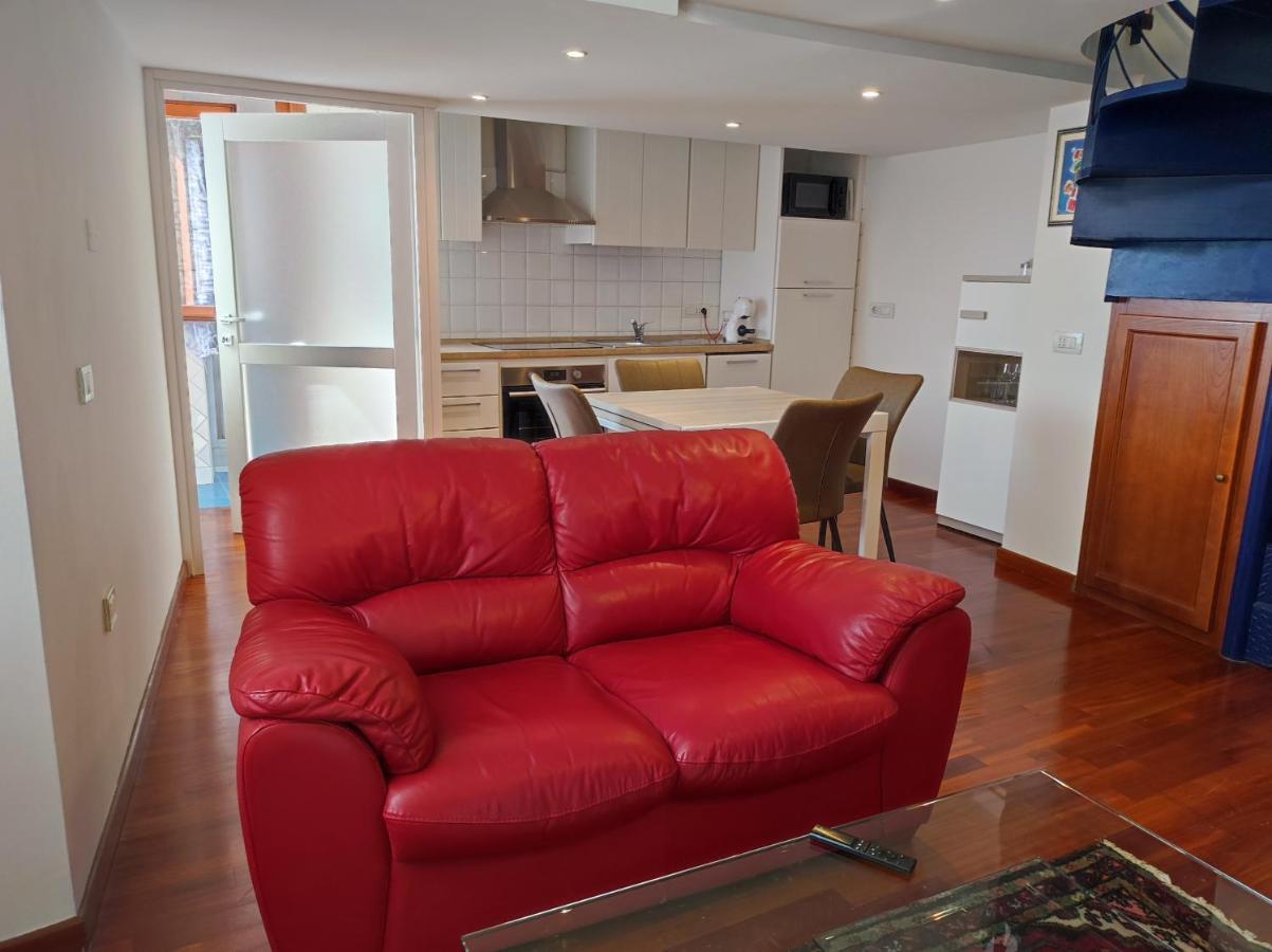 Marina Apartment City Centre Каляри Екстериор снимка